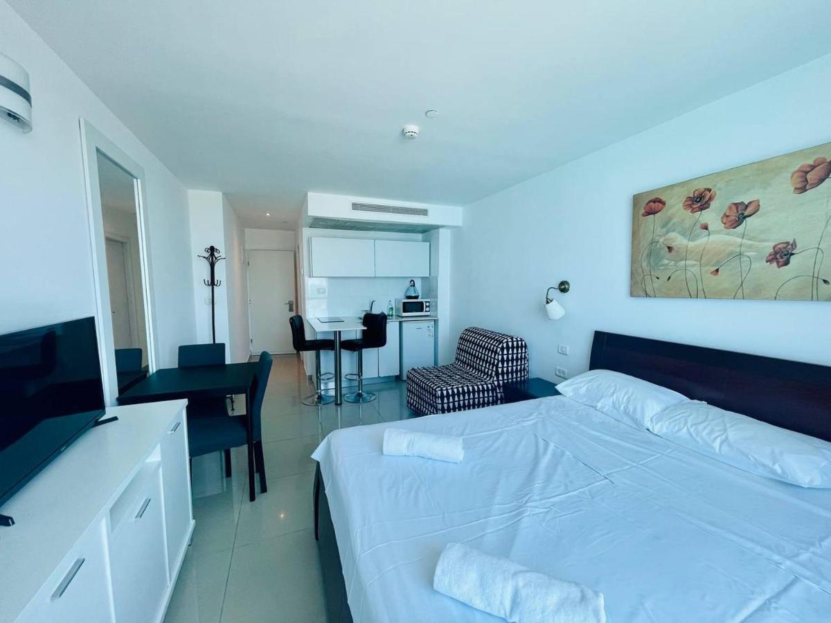 Sea Breeze Apartment