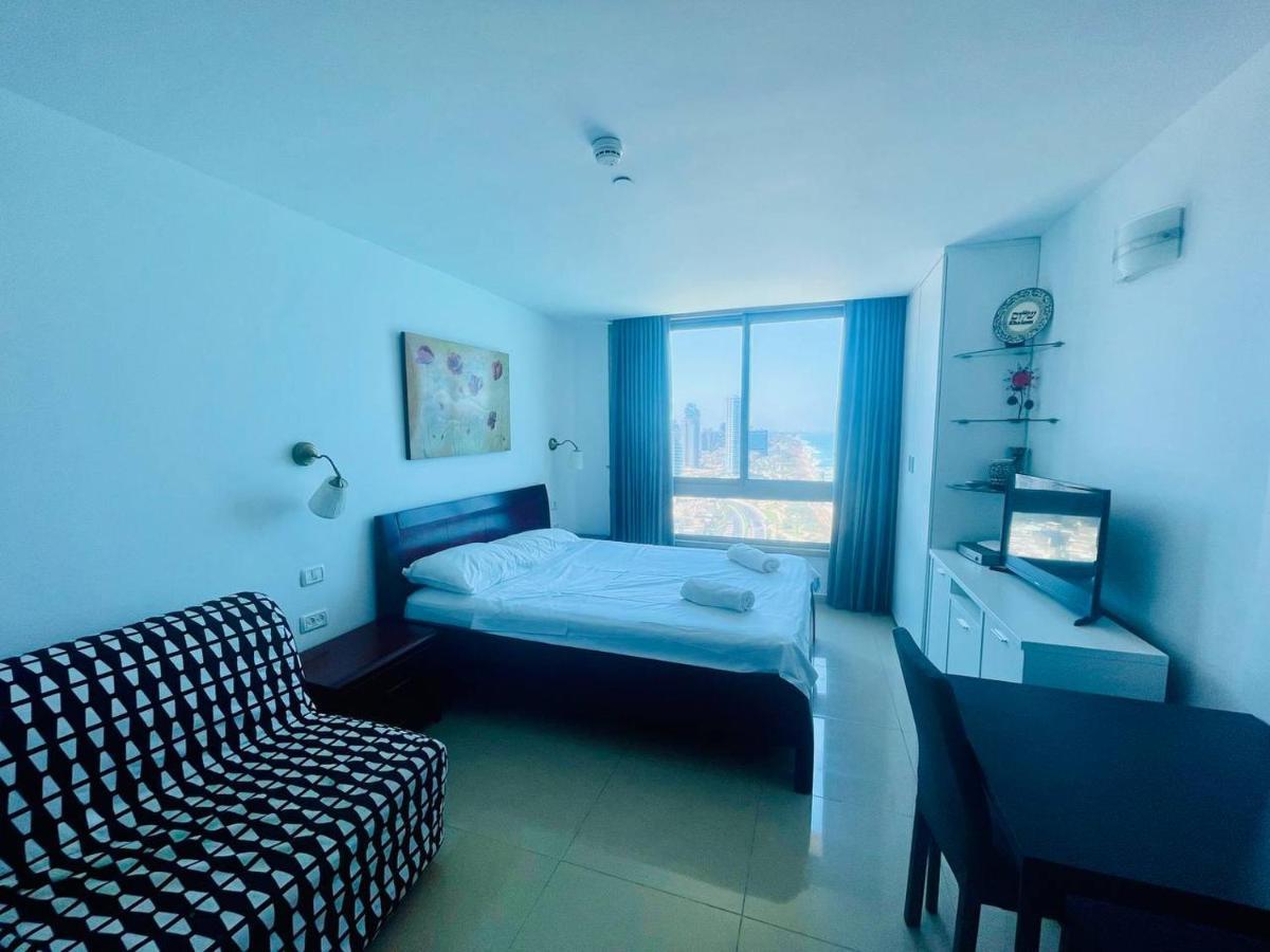 Sea Breeze Apartment *