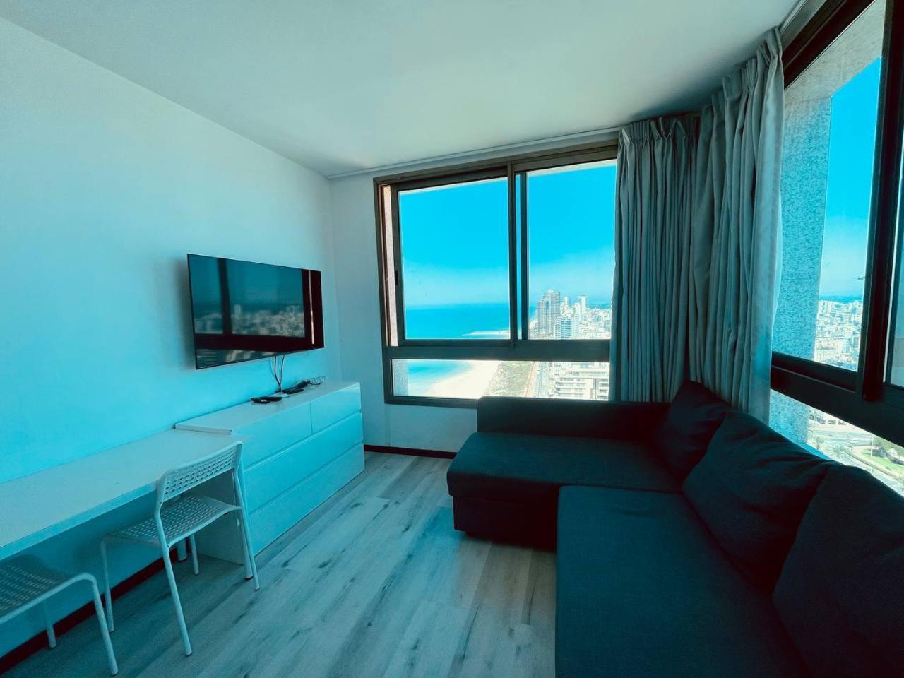 Sea Breeze Apartment *